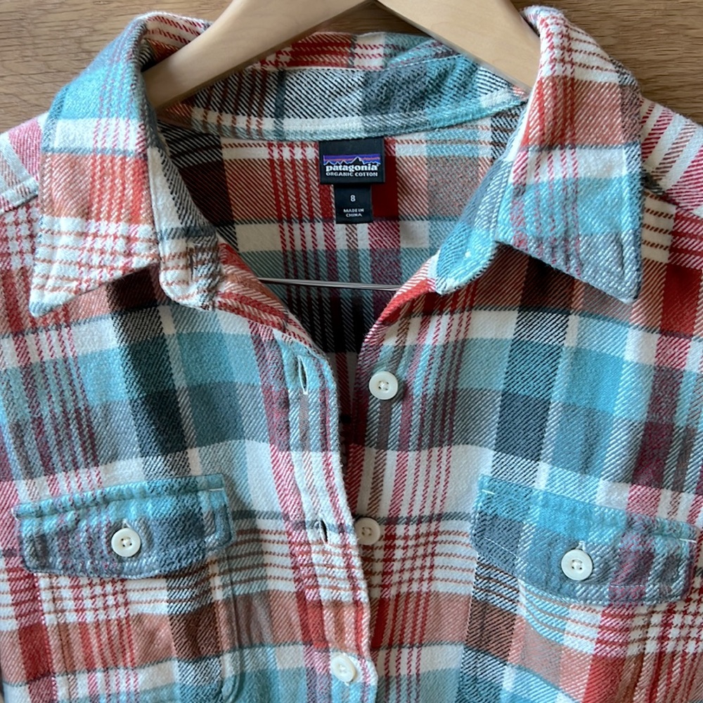 Patagonia Long-Sleeved Organic Cotton Midweight Fjord Flannel Shirt